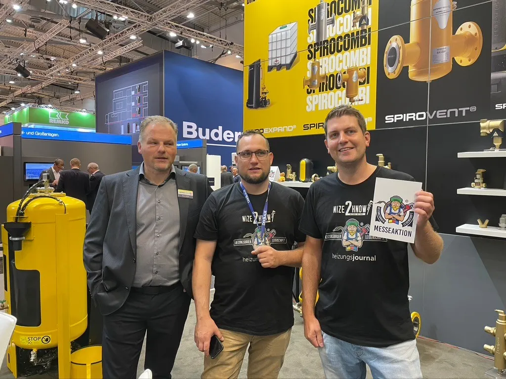 Nize2Know-Messeaktion an einem Stand